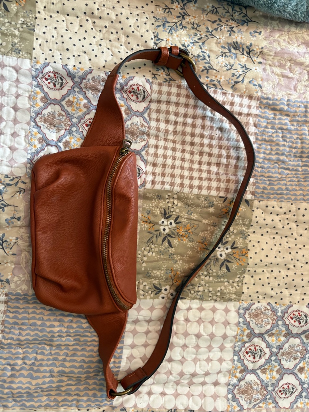 Universal Thread Waist Bag/Fanny Pack